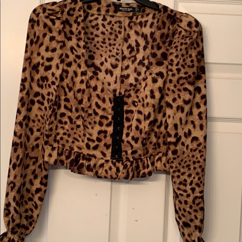 Leopard blouse 🐆 - Picture 2 of 4